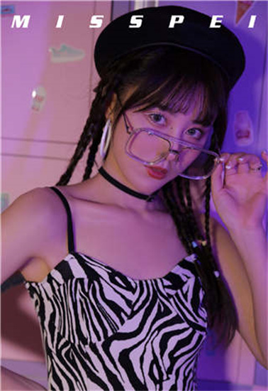 草莓榴莲向日葵深夜释放自己无限看截图1