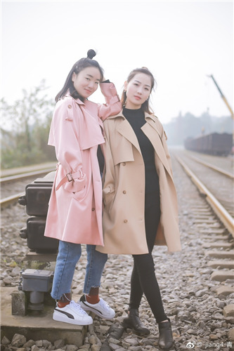 草莓香蕉绿巨人视频截图1