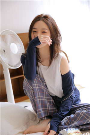 合租的少女林妙可果冻传媒截图3