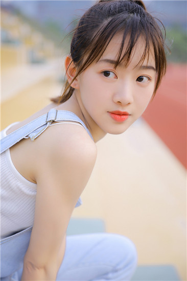 草莓 丝瓜 向日葵 黄瓜 绿巨人截图1