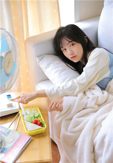 夜里18款禁用软件app绿巨人截图2