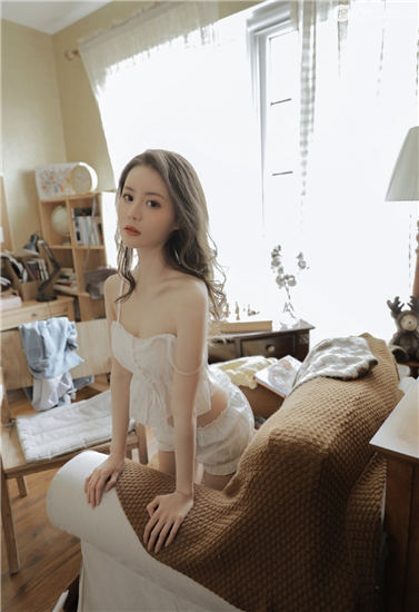秋葵辣椒鲨鱼草莓绿巨人视频截图1