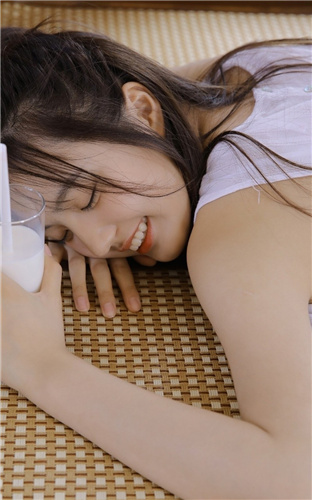 一个人看的www免费高清直播截图4