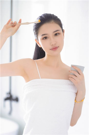 一个人看的www片免费高清截图2