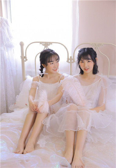 聂小雨多人运动3分25秒截图3