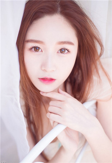 一个人直播免费看的视频截图1