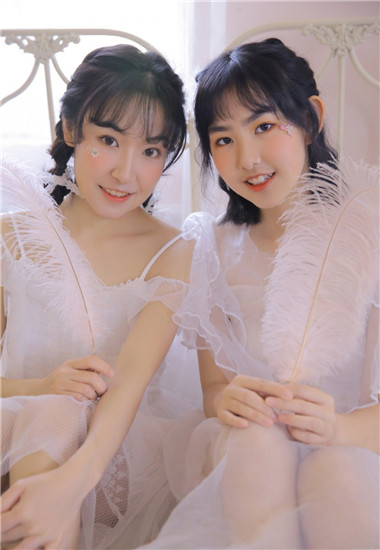 草莓榴莲向日葵深夜释放自己未满18岁截图3