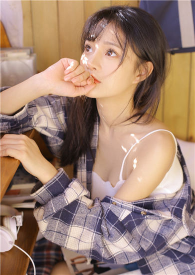 茄子香蕉榴莲草莓丝瓜向日葵小猪污在线观看下载截图1