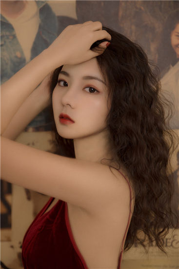 卡一卡二卡三乱码妈妈的朋友截图1