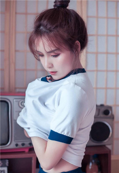 亚洲一卡2卡3卡4卡5卡精品贴无删减版截图2