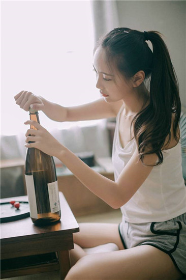 麻豆视传媒官方网站入口进入免费八零婚纱摄影工作截图4