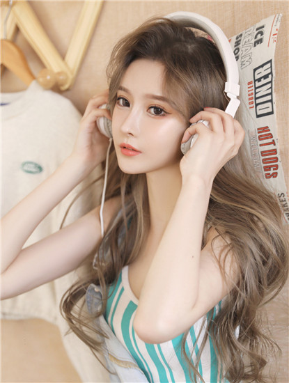 1300部真实小Y女视频合集截图3
