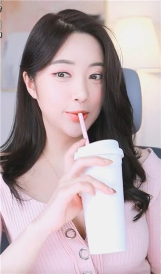 美美哒免费高清在线观看视频7截图2