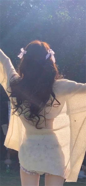 亚洲卡一卡二卡三乱草莓免费版截图2