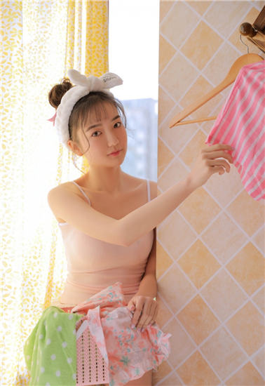 18岁污榴莲丝瓜草莓秋葵解锁版截图1