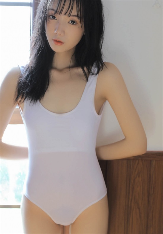 秋葵草莓茄子香蕉丝瓜榴莲18精品版截图1