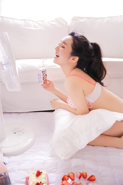 草莓秋葵黄瓜丝瓜榴莲污大全高清版截图3